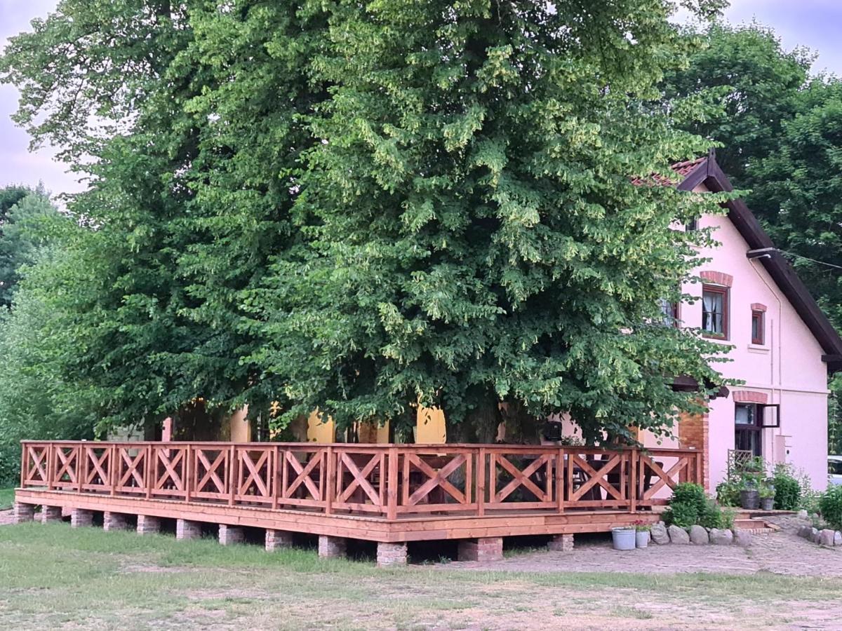 Swojski Gosciniec Prażmowo Exteriér fotografie