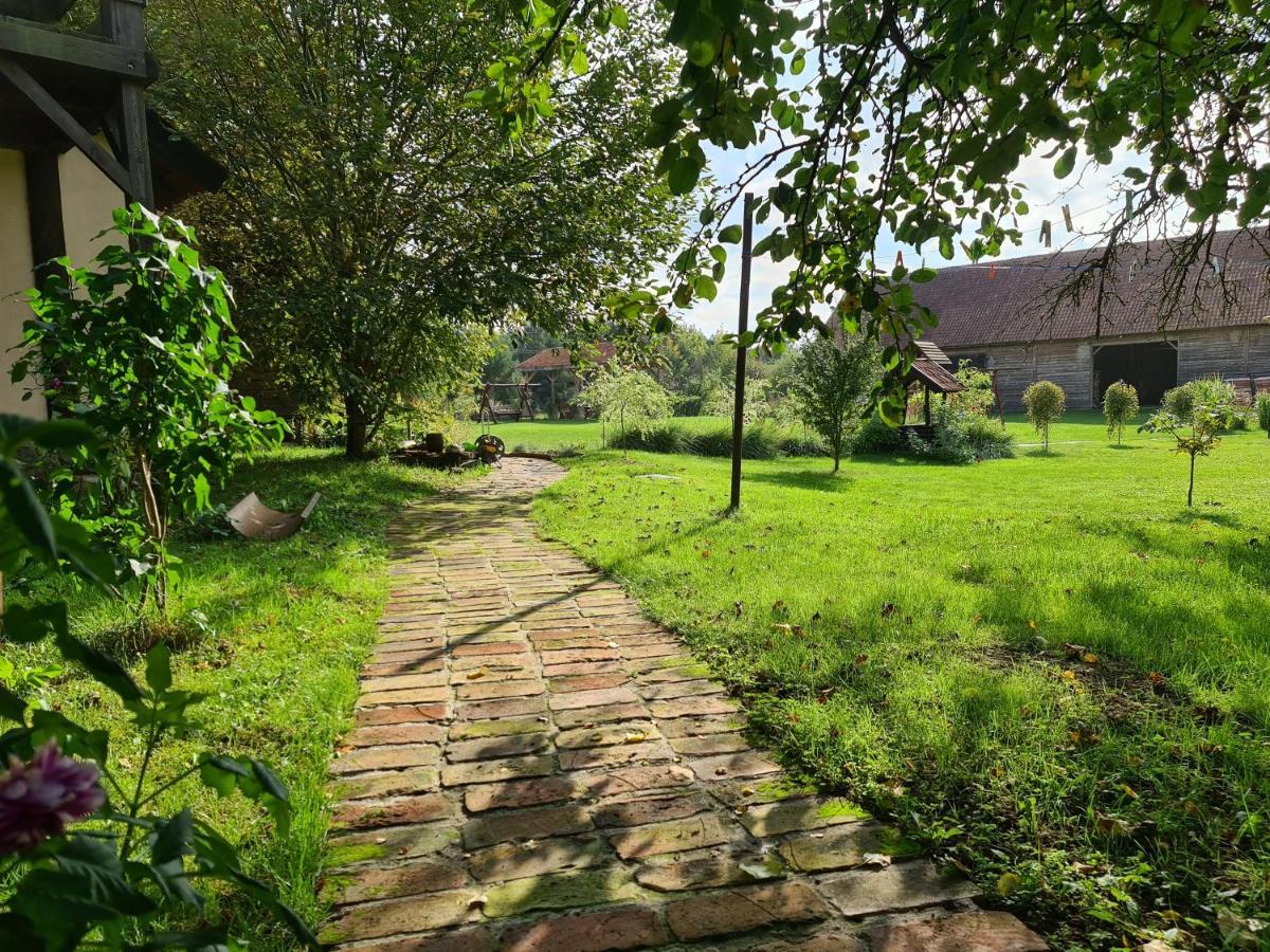 Swojski Gosciniec Prażmowo Exteriér fotografie