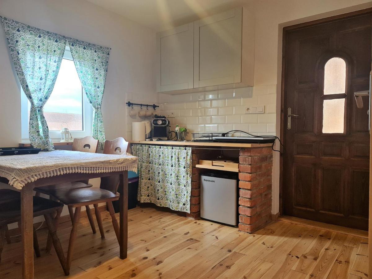 Swojski Gosciniec Prażmowo Exteriér fotografie