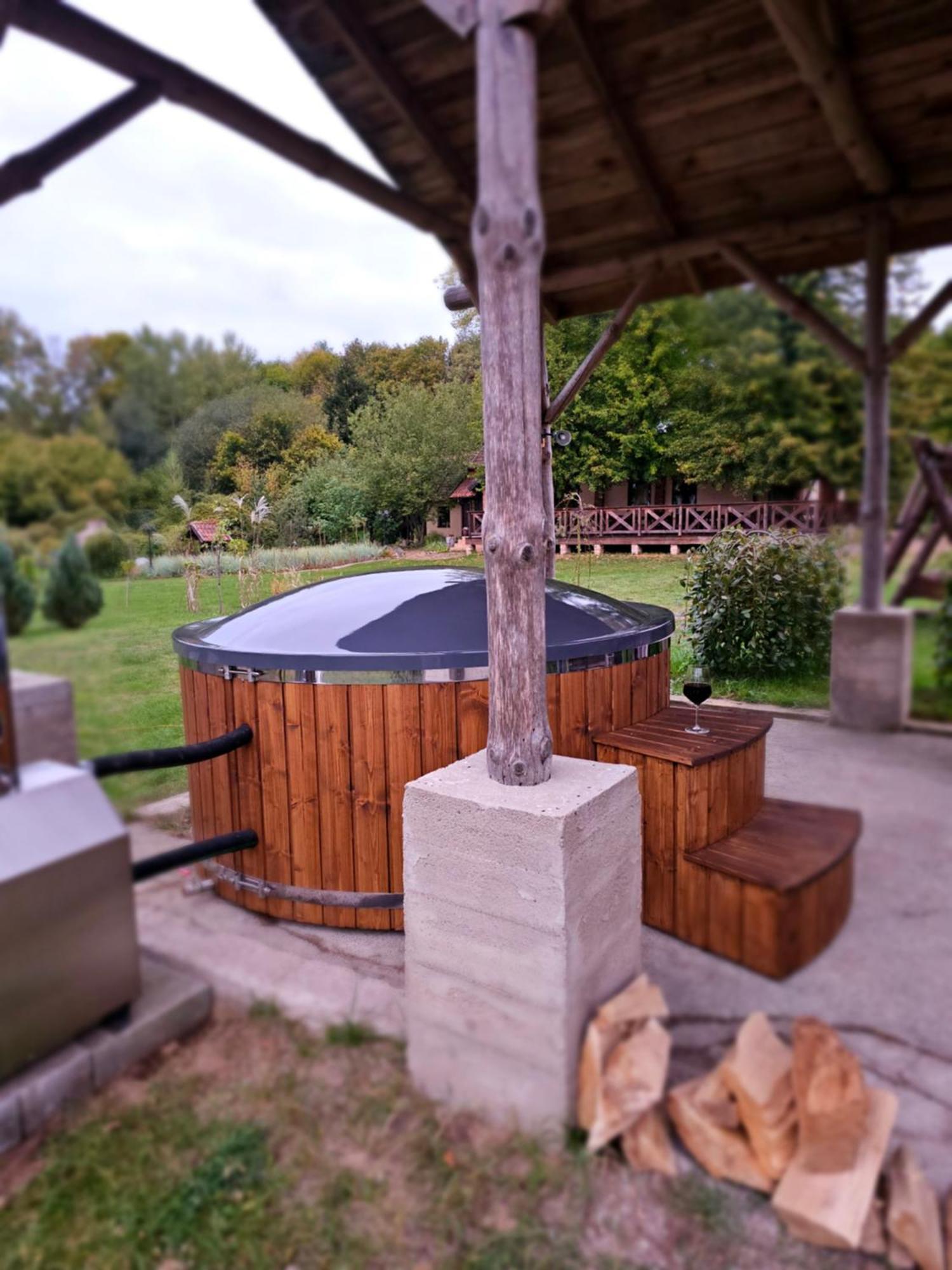 Swojski Gosciniec Prażmowo Exteriér fotografie
