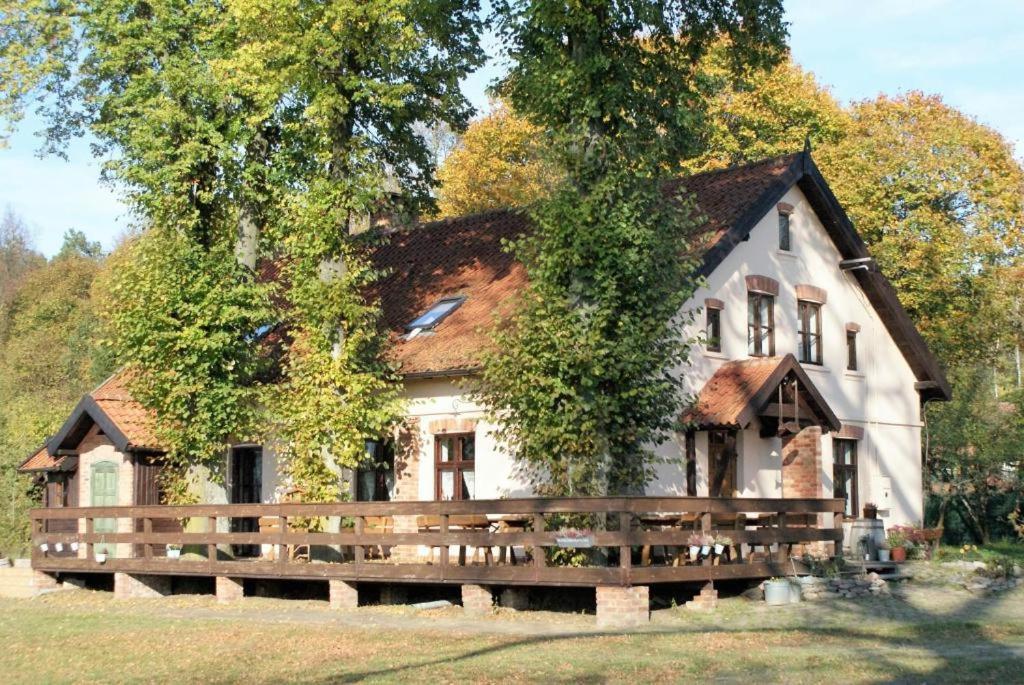 Swojski Gosciniec Prażmowo Exteriér fotografie